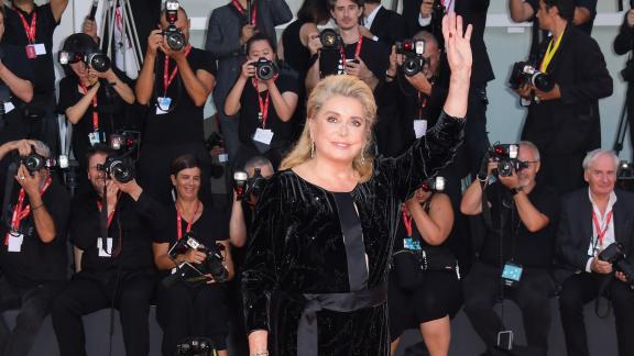 La musa del poster di Cannes 2023 è Catherine Deneuve
