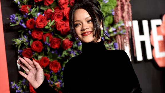 Rihanna punta sulle donne normali. E vince tutto!