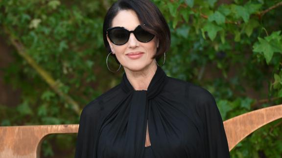 Monica Bellucci avvisa la figlia Deva: studiare è più importante che sfilare!