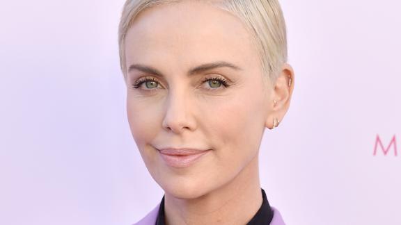 Charlize Theron: cuore, impegno e coraggio nella sua generosa donazione