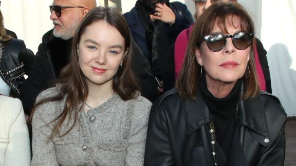 Charlotte Casiraghi dirada le uscite. Così a Parigi ad attirare gli sguardi sono Alexandra di Hannover e Beatrice Borromeo