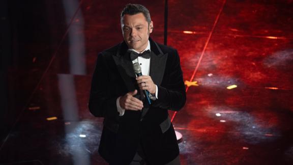 Tiziano Ferro canta questo strano Natale 2020
