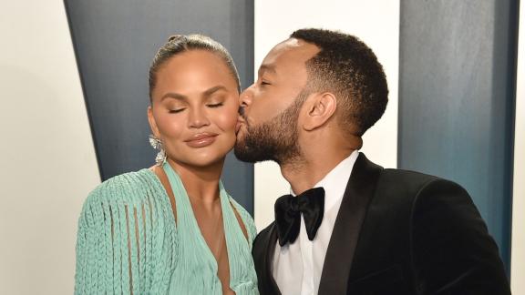 John Legend svela una romantica canzone del nuovo album: il video