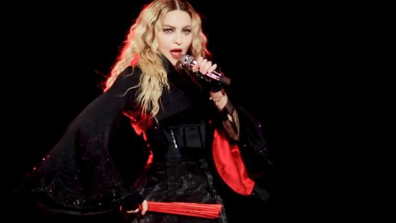 Madonna annuncia il suo biopic: lo scriverà e lo dirigerà lei in persona