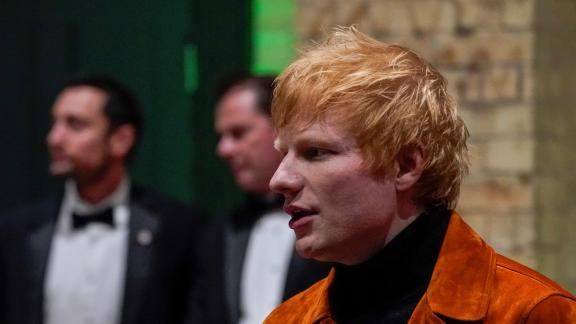 Ed Sheeran ha in mente altri 10 album. Tutti intitolati con simboli