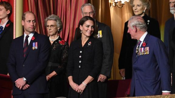 Kate Middleton al posto della Regina: la foto che ha fatto il giro del mondo