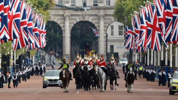  William e Harry accompagnano la Regina Elisabetta a Westminster