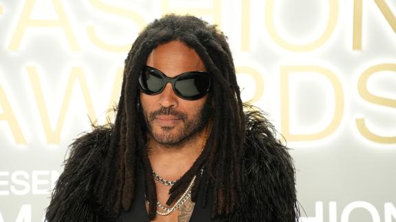 Lenny Kravitz infiamma i fan con una foto davvero speciale