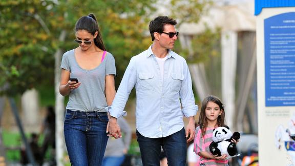 Suri Cruise: la sua vita lontana dai riflettori