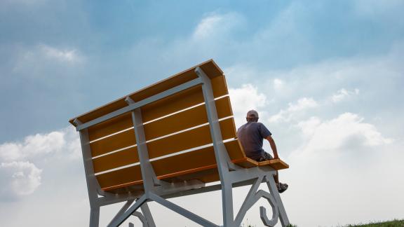 Le "Panchine giganti", la nuova moda del turismo: dove trovarle in Italia