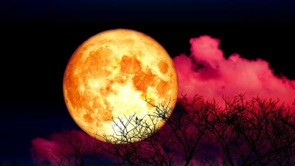 La luna piena del 16 maggio porterà fortuna a questi segni