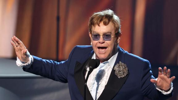 Elton John e quel concerto improvvisato al ristorante