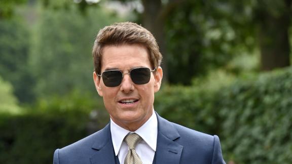 Tom Cruise si lancia nel vuoto: l'incredibile video!