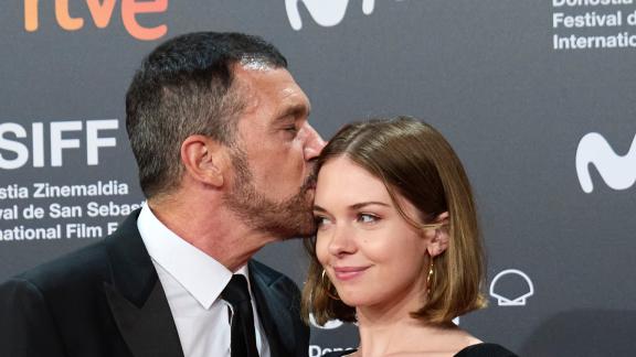 Figlie ribelli: Stella Banderas non vuole più il cognome di mamma Melanie Griffith