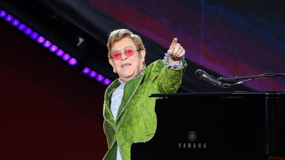 Elton John da record con Cold Heart (PNAU Remix)!