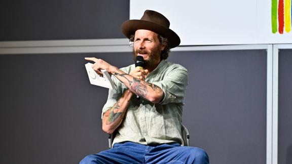 Jovanotti ricorda il fratello scomparso e una canzone di Fabrizio De André