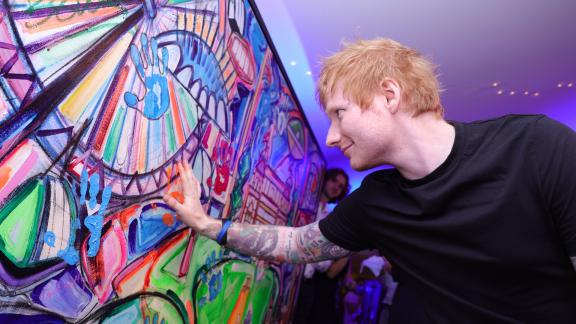 Ed Sheeran lancia la sua collezione di moda