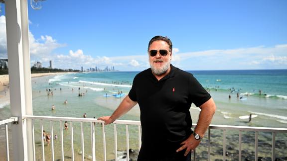 Russell Crowe scherza sul Gladiatore: il video