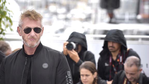Sean Penn in Italia con la nuova fidanzata
