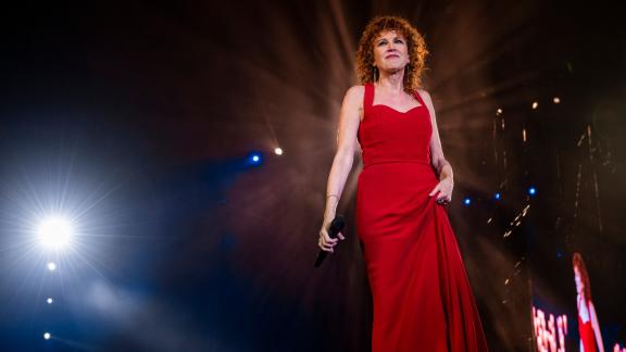 Fiorella Mannoia cambia le parole della sua canzone più amata: il video