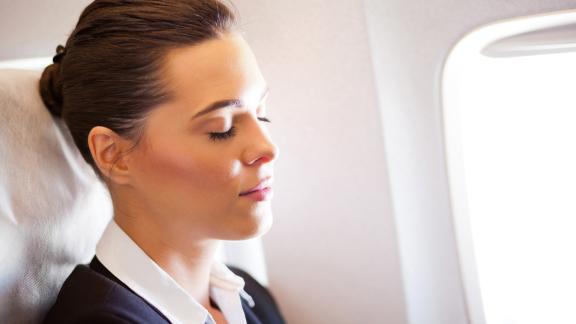Aerei: arriva la cuccetta in economy per voli più confortevoli