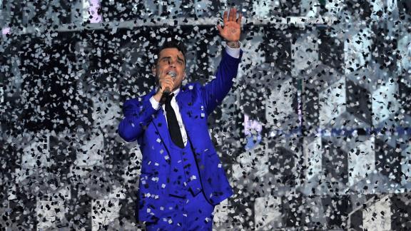 Robbie Williams lancia la riconquista del Natale!