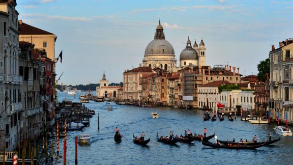 Venezia diventa a numero chiuso: servirà la prenotazione per entrare in città