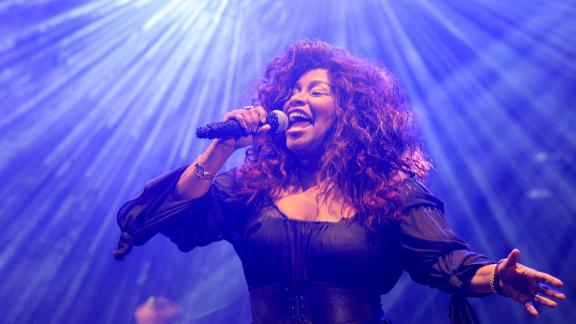 Se Chaka Khan registra una nuova, potente versione di I'm Every Woman
