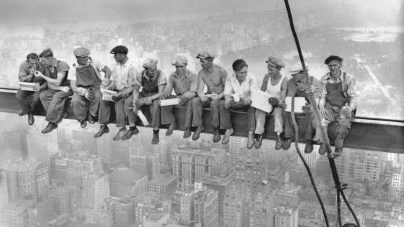 Grattacielo e pausa pranzo: ecco cosa sappiamo di una delle foto più celebri del mondo