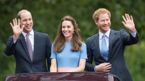 In ricordo di Lady D: Kate, William e Harry di nuovo insieme.Scoppierà la pace?