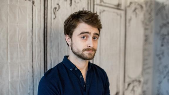Daniel Radcliffe irriconoscibile nelle nuove foto di scena