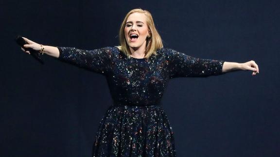 Per la sua metamorfosi Adele si è ispirata alla scrittrice Glennon Doyle