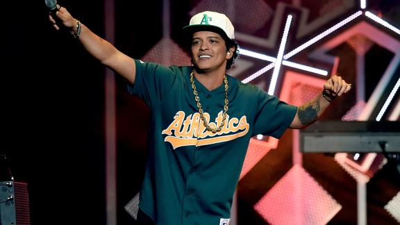 Bruno Mars: gran ritorno con una nuova band e un nuovo singolo