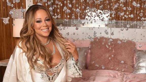È Natale anche a luglio con Mariah Carey
