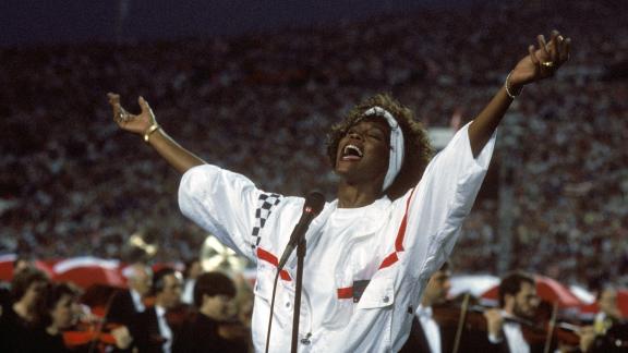 Whitney Houston e quell'omaggio commovente al Super Bowl