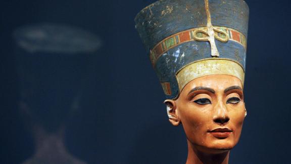 Ma perché le statue egizie hanno quasi sempre il naso rotto? La risposta è sorprendente!