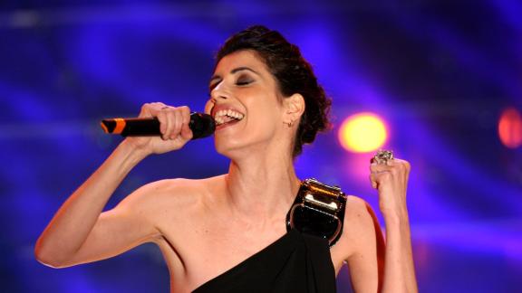 11 giugno 2002: in radio arriva Vivi davvero