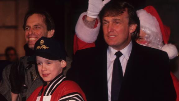 Gli utenti dei social chiedono che Donald Trump venga rimosso anche da “Mamma ho perso l’aereo 2”
