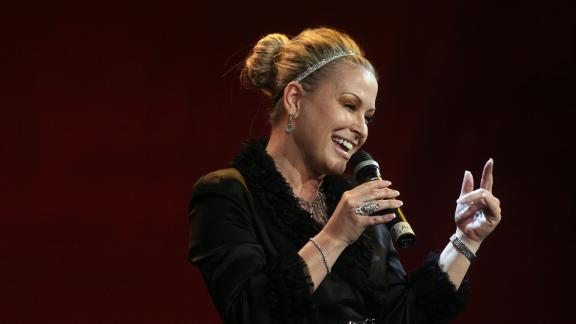 5 maggio 2000: Anastacia pubblica I'm Outta Love