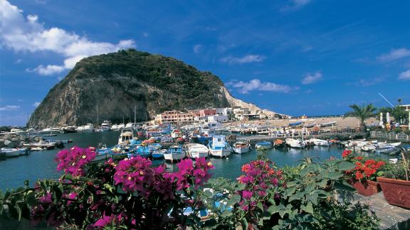 E' a Ischia la panchina più bella del mondo