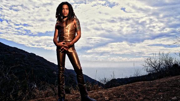 Lenny Kravitz apre il suo cuore. E parla di famiglia, fama e musica