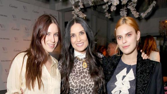 Demi Moore: la foto con le figlie per parlare di amore e condivisione