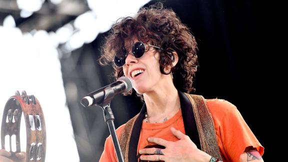 LP e il video in cui annuncia il suo show in Italia