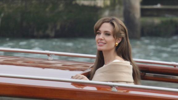Angelina Jolie sui tetti di Venezia