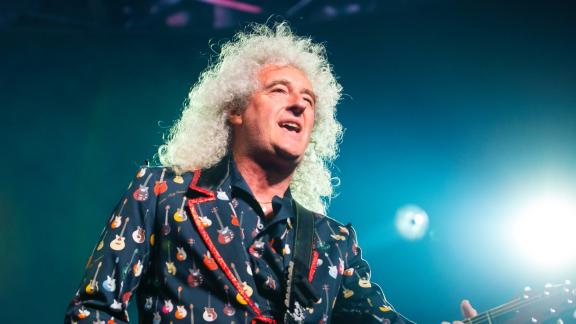 Tutta l'emozione di Brian May mentre suona l'Inno alla gioia