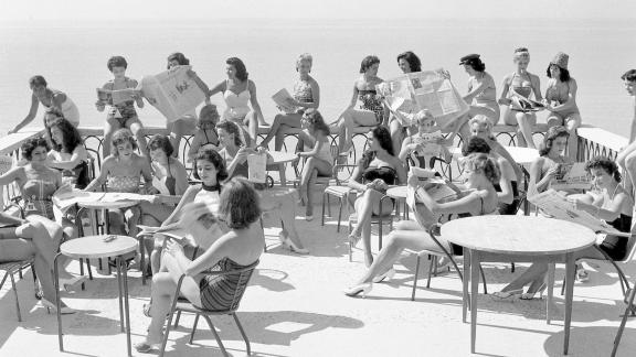 C’era una svolta. Come siamo cambiati e come è cambiata l’Italia attraverso 75 anni di immagini dell’ANSA