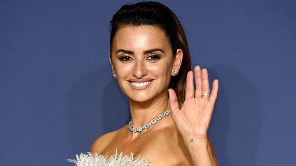 La scelta di Penelope Cruz: niente social ai figli