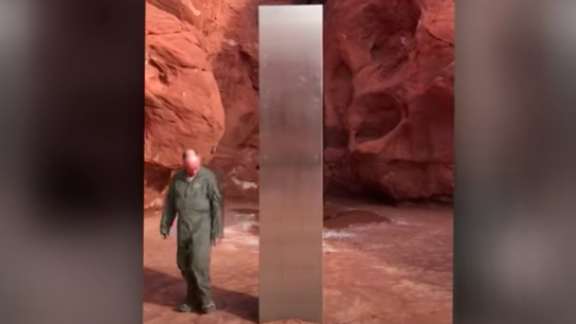 Il viaggio del misterioso monolite: dallo Utah alla Romania... fino al Trentino