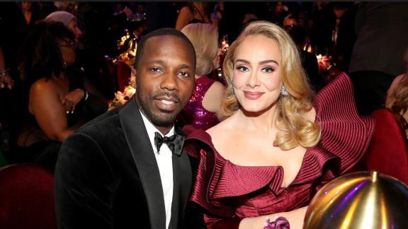 Adele: si parla di matrimonio in estate
