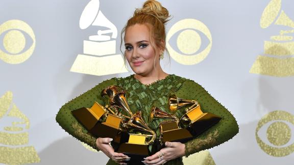 12 febbraio: Adele trionfa ai Grammy